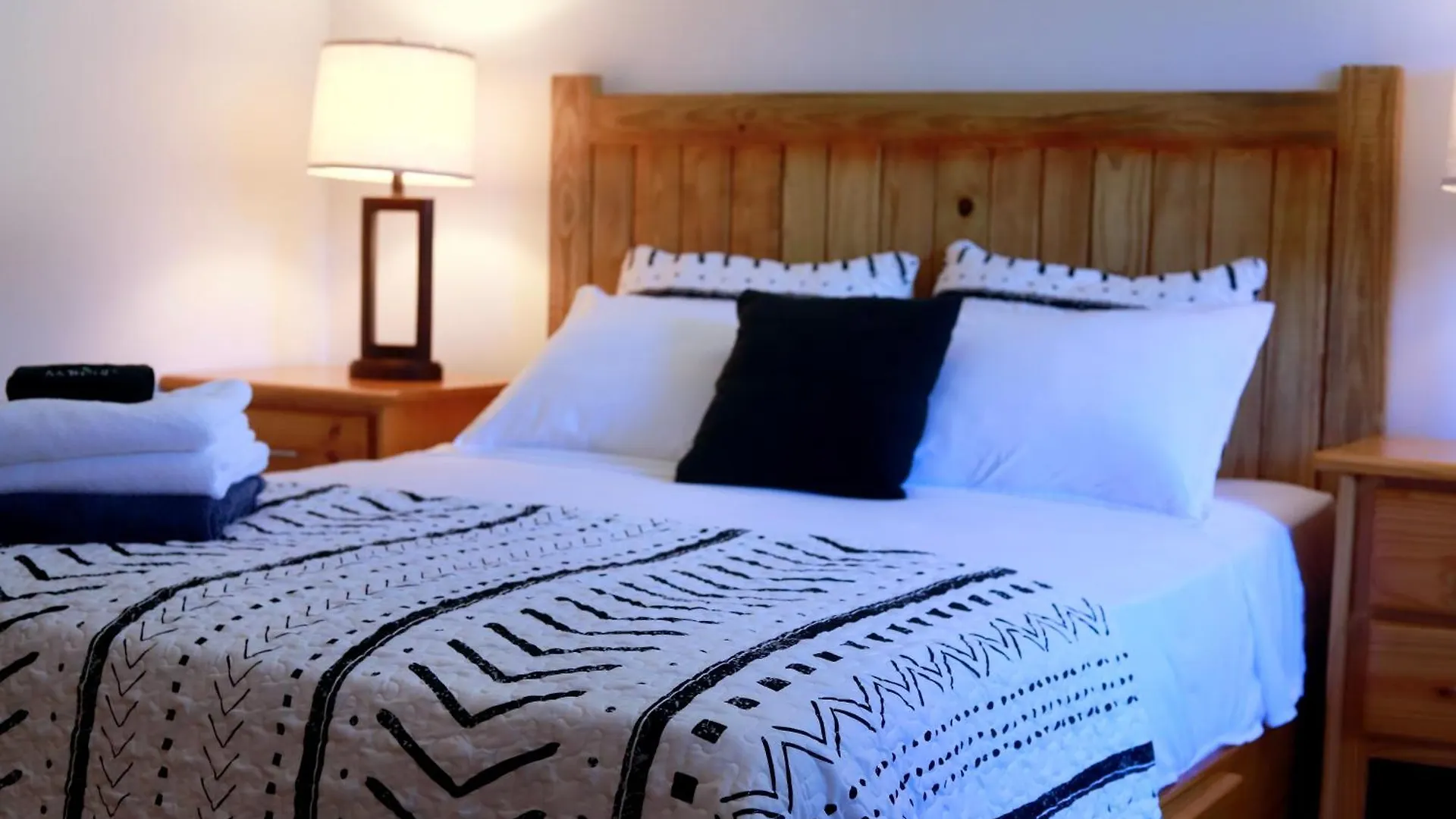 Mountain Retreat - Comfortable King Bed And Views! Prázdninový dům